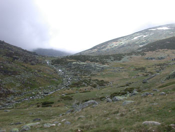 Sierra Gredos in low cloud